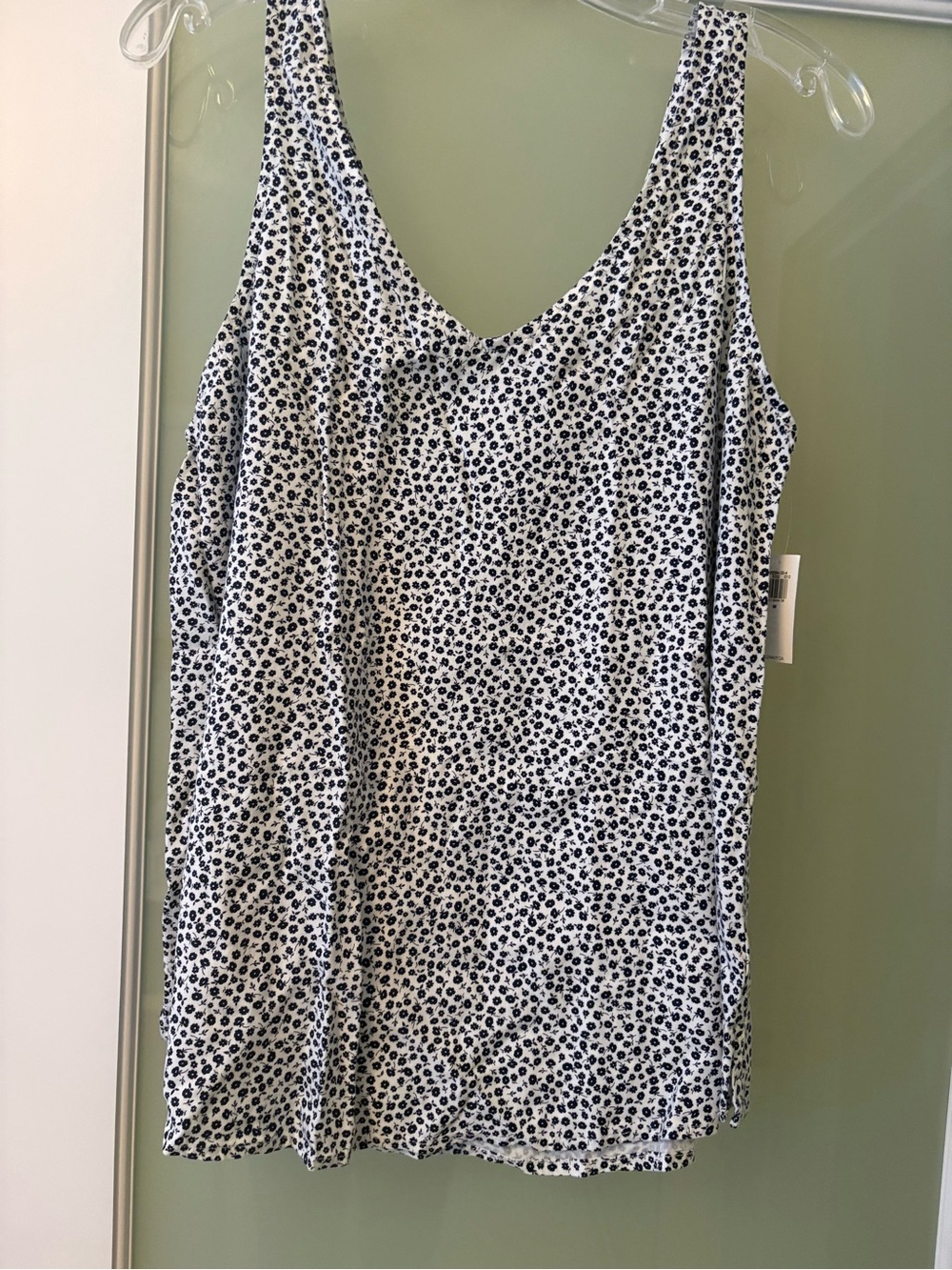 Brand new Maternity, Old Navy Black and White Ditsy Print V-Neck Tank.